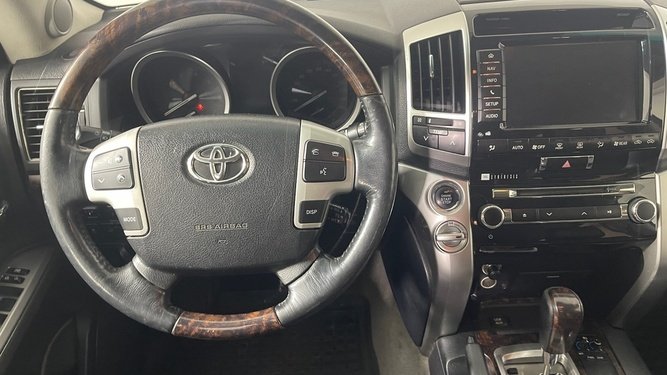 Land Cruiser, 200 Series
