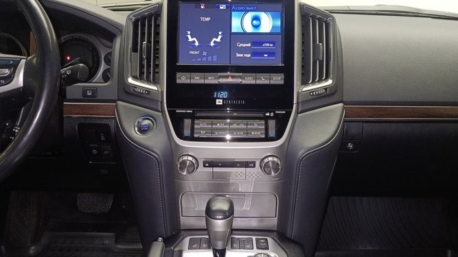 Land Cruiser, 200 Series Рестайлинг 2