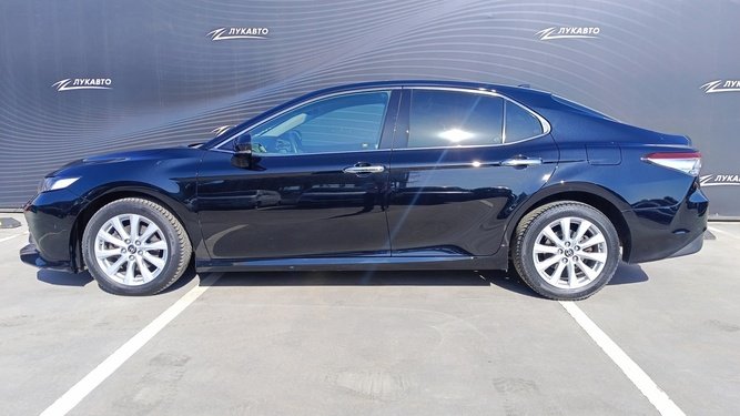 Camry, VIII (XV70)