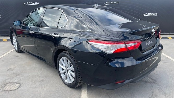Camry, VIII (XV70)