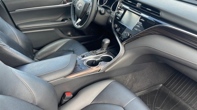 Camry, VIII (XV70)