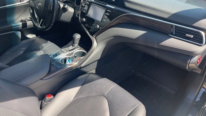 Camry, VIII (XV70)