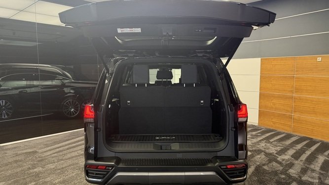 Lexus LX, IV