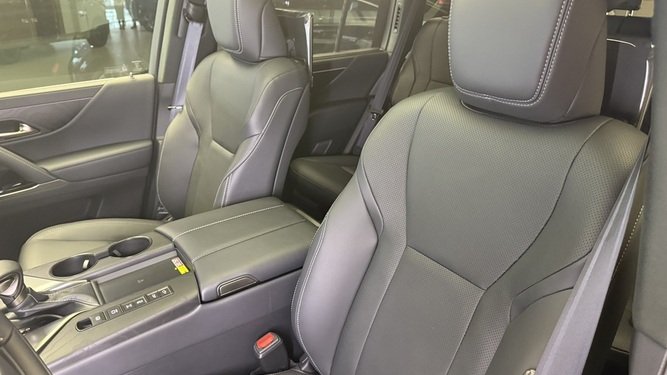 Lexus LX, IV